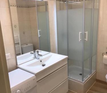 Avignon City Centre Apartment | Quiet Studio For 2 Near Palais Des Papes