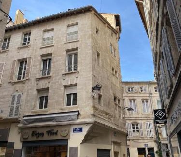 Avignon City Centre Apartment | Quiet Studio For 2 Near Palais Des Papes