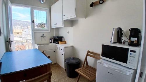 Vyronas Apartment | Quiet, Sunny & Terrace with Acropolis View