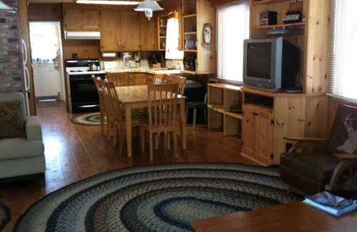 Tahoe Paradise Ski Chalet | Quiet Well Kept South Lake Tahoe Family Vacation Home Rental