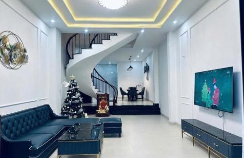 Phuong Hotel | Quynh An Home