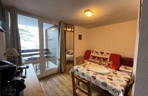 Mont-de-Lans Apartment | Résidence Arc En Ciel B - T2 tout confort avec vue et accès rapide aux pistes MAE-5151