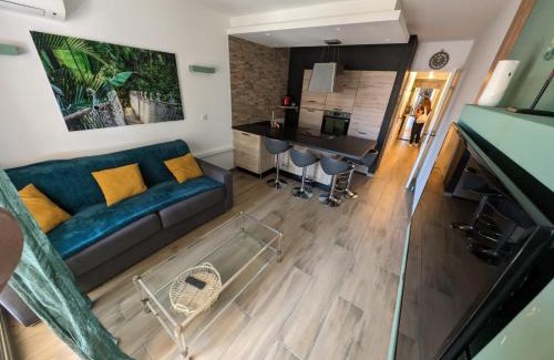 Golfe Juan Apartment | Résidence de Vacances avec Piscine & Transat, à 2 minutes des plages - Bât n2