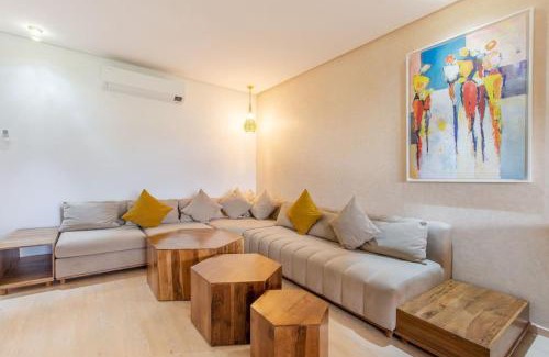 Menara Apartment | Résidence Golfique PJ, jardin, piscine