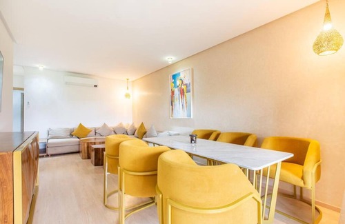 Menara Apartment | Résidence Golfique PJ, jardin, piscine