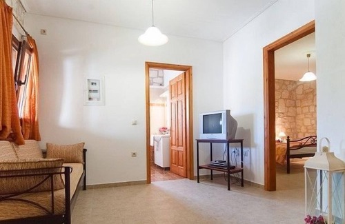 Ano Vasilikos Villa | R 498 Two Bedroom Apartment - First Floor