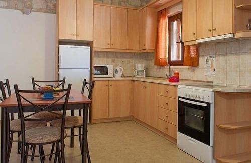 Ano Vasilikos Villa | R 498 Two Bedroom Apartment - First Floor