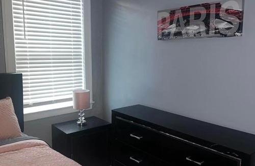 Detroit Apartment | R&R 1BDRM COMFY AND COZY ON OAKMAN BLVD