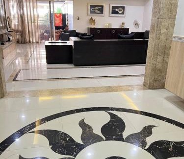Paranaque Hotel | R&R Entire Rental Unit