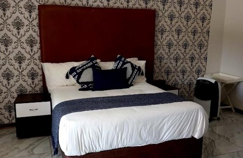 Nkowankowa House | R&R GUEST HOUSE