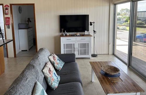 Port Vincent House | R & R Retreat - short walk to the beach