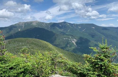Bretton Woods House | R1 Renovated Bretton Woods Slopeside townhome in the heart of the White Mountains