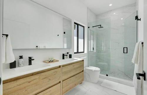 Coral Way House | Radiance - Modern Design, Poolside Escape