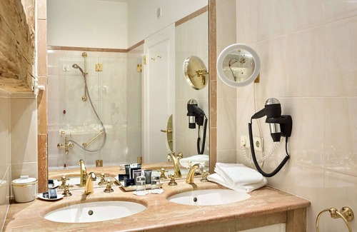 Altstadt Hotel | Radisson Blu Hotel Altstadt