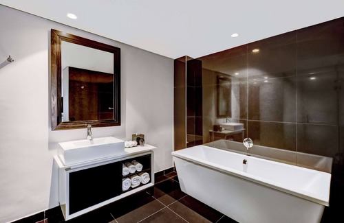 Ikeja Hotel | Radisson Blu Lagos Ikeja Hotel