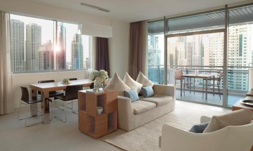 Dubai Marina Apartment | Radisson Blu Residence, Dubai Marina