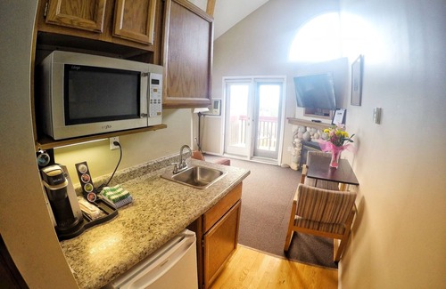 East Kootenay Hotel | Radium Chalet