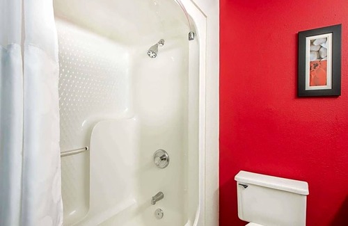 Springfield Hotel | Ramada by Wyndham Springfield North