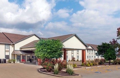 Springfield Hotel | Ramada by Wyndham Springfield North