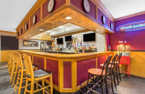 Painted Post Hotel | Ramada by Wyndham Painted Post Corning