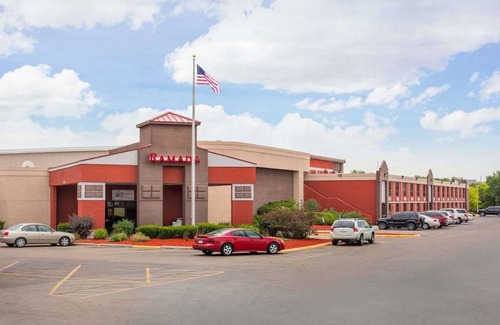 Kearney Hotel | Ramada by Wyndham Kearney