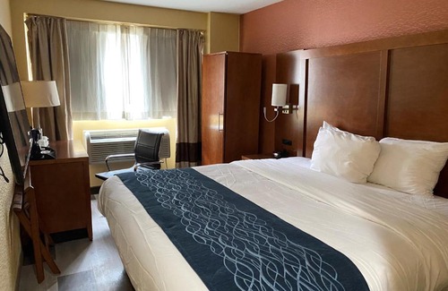 Midtown West Hotel | Ramada by Wyndham New York Times Square West