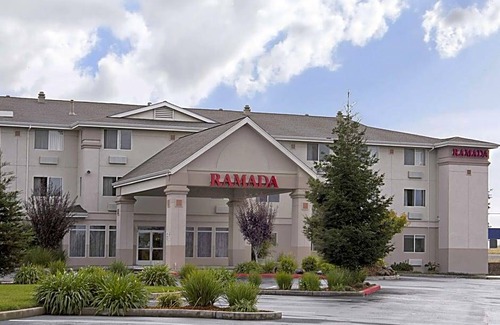 Redding Hotel | Ramada Limited Redding