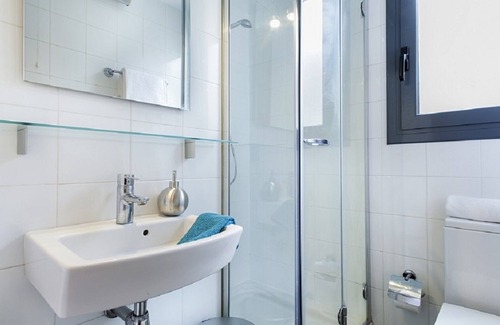 L'Antiga Esquerra de l'Eixample Apartment | Rambla Paris Attic Apartment