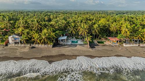 Acajutla House | Rancho Cantamar - Metalio