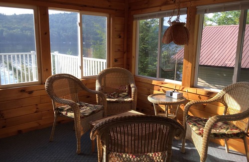 Hadley House | Rare 4BR 2BA lakefront home. Unobstructed views. Quiet street. Fully equipped.