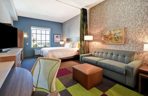 Jekyll Island Hotel | Rare Find! 3 Convenient Units! Kitchen, Outdoor Pool, Free Breakfast!