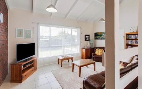 Port Elliot House | Ratties Residence 6 Carnegie St Port Ellliot - No Linen Included