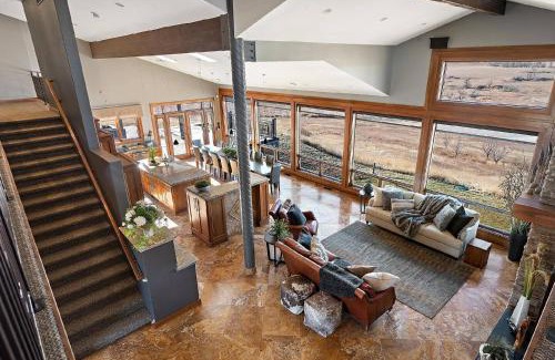 Sturgis House | Raz Hideaway