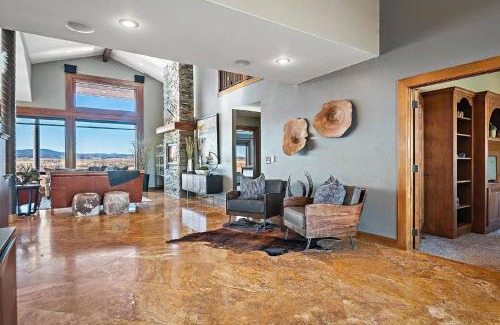 Sturgis House | Raz Hideaway