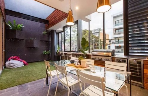 Prahran Apartment | ReadySet Apartments at Glasshouse