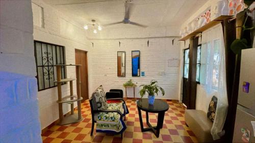 Emiliano Zapata House | Recamara Alan en Zona Romantica Departamento compartido con el host