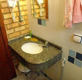 Cachoeira do Bom Jesus Hotel | Recanto dos Bambus Pousada