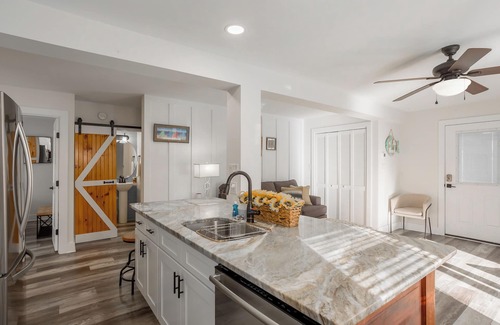 Rehoboth Beach Condo | Recent Upgrades 3BR Pet Friendly Condo w/Parking