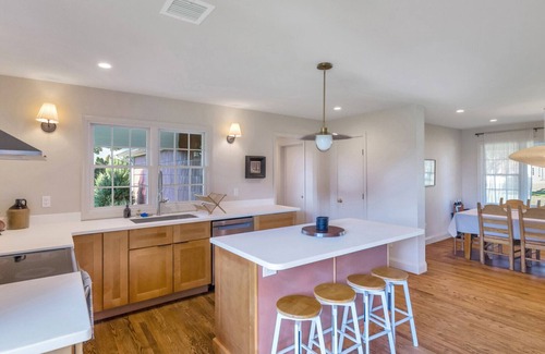 Northville House | Recently Renovated and Re-Designed Vineyard Cottage Located on the 205 acre.