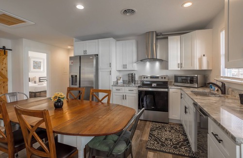 Rehoboth Beach Condo | Recently Updated 3BR Condo Pet Friendly w/Parking