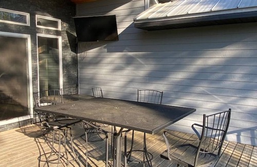 Lake Ozark Cabin | Red Cabin Sleep 16 Bachelor/Bachelorette Parties Welcome!