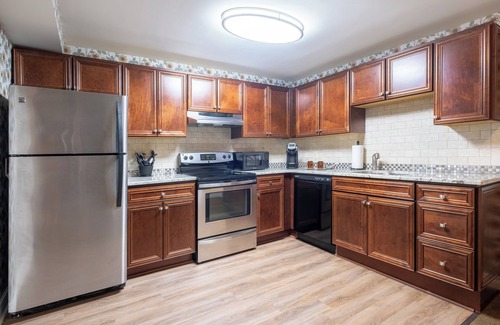 Downtown Niagara Falls Hotel | Red Coach Inn