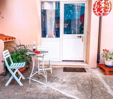 Oristano Apartment | Red Ginger