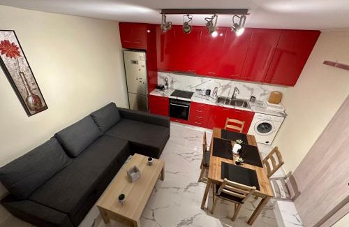 Akovitika Apartment | Red Harmony by the sea Pool and balcony