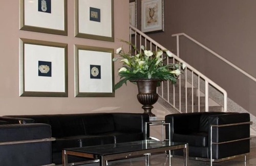Saanich Hotel | Red Lion Inn and Suites