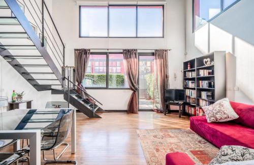 Villapizzone Apartment | RED LOFTY Milano- Loft con parcheggio, comodo per Host Milano 2025, Rho Fiera e Politecnico Bovisa