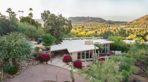 Camel Dale Properties House | Red Rock by AvantStay Desert Hideaway w View Pool