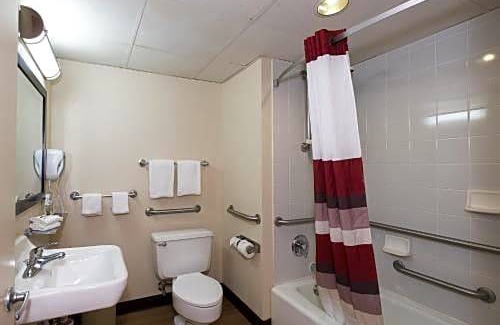 Cortland Hotel | Red Roof Inn Cortland