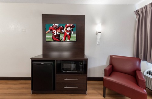 Crosswoods Hotel | Red Roof Inn PLUS+ Columbus - Worthington