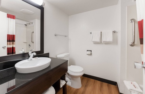 Crosswoods Hotel | Red Roof Inn PLUS+ Columbus - Worthington